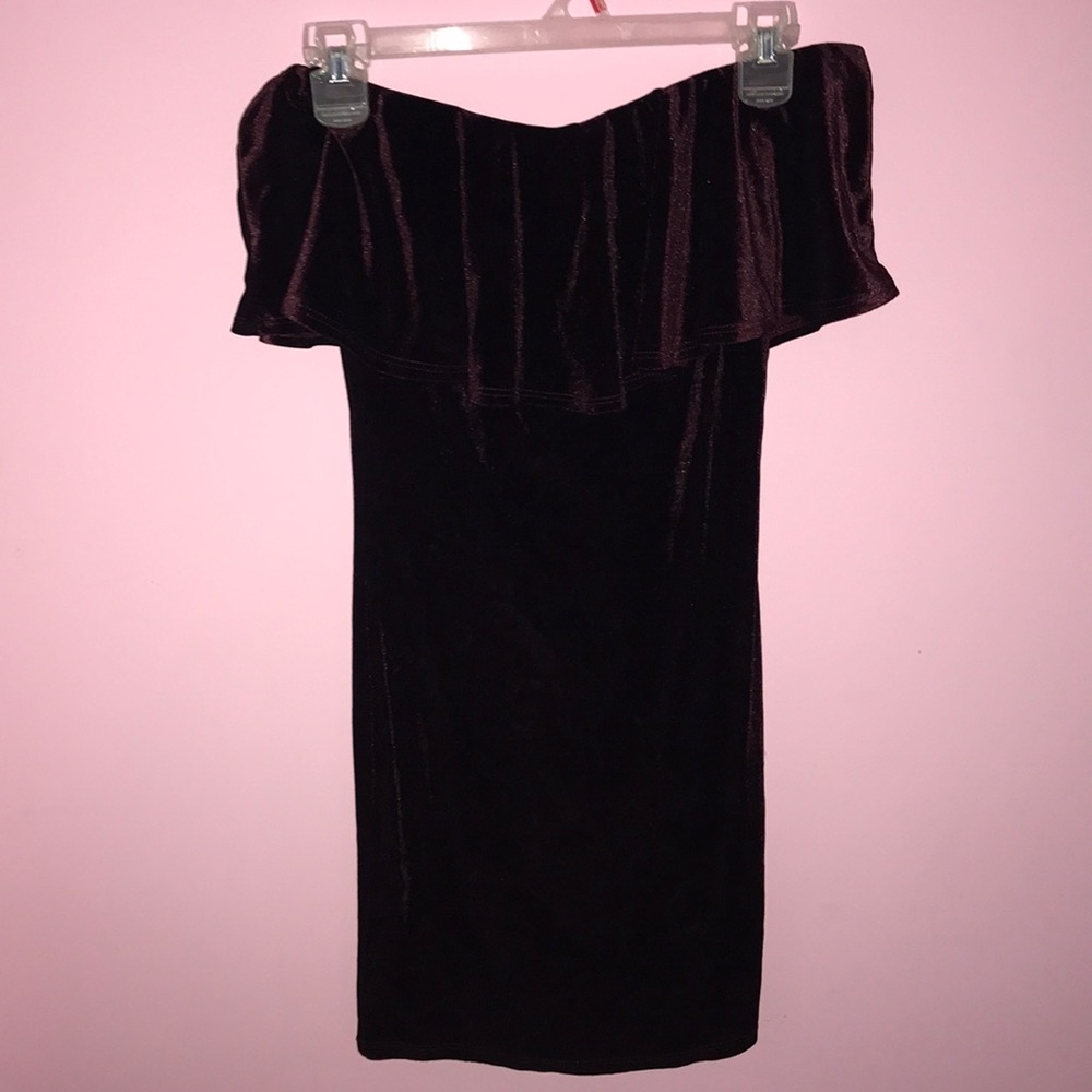 Bodycon Burgundy Velvet Off-the-Shoulder Dress F21